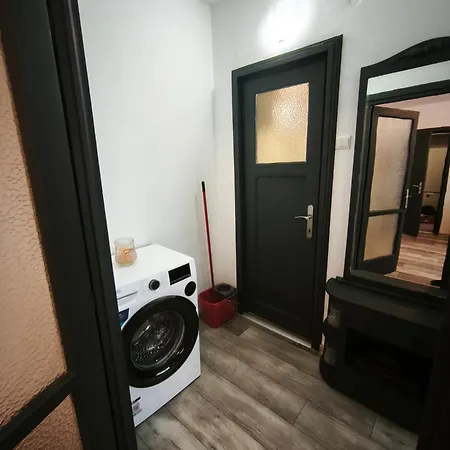 Apartment Superb 2 Camere, Adica O Sufragerie Si Un Dormitor, 45m2, Gara De Nord Bucharest
